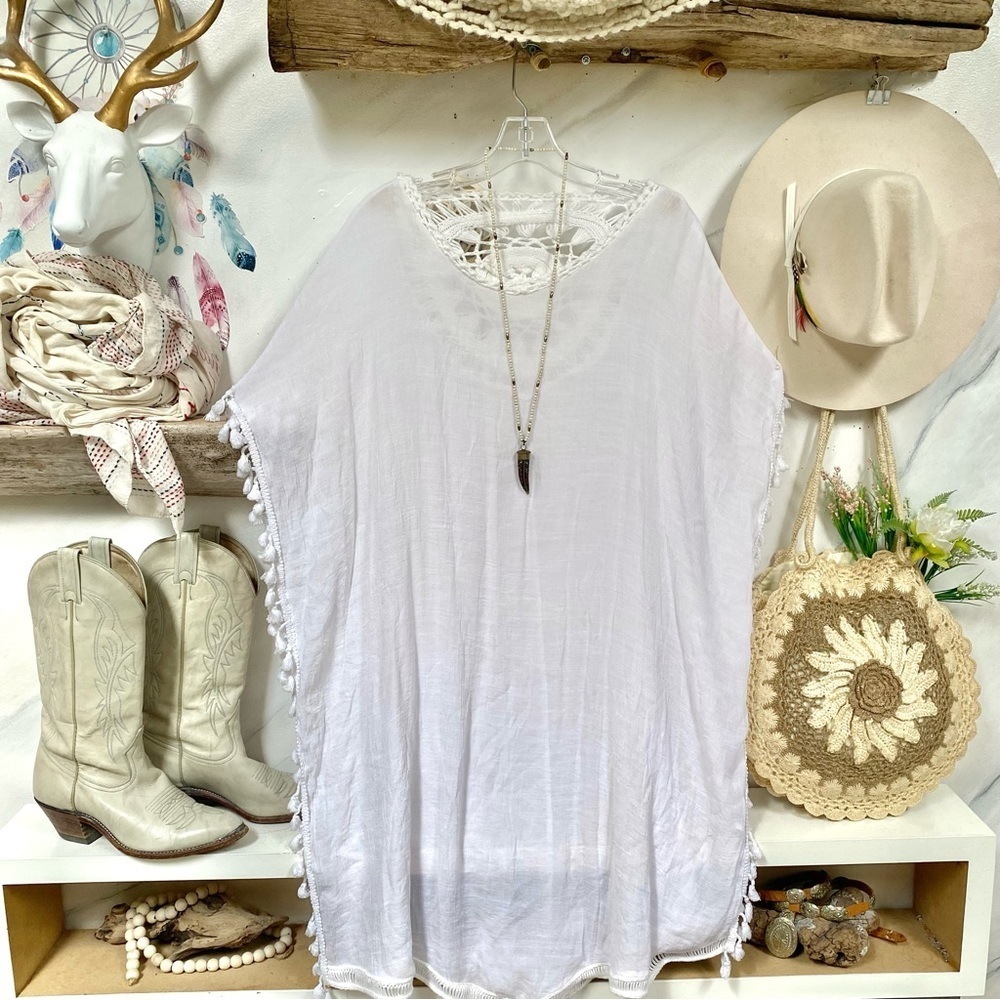 Macrame vibe boho caftan/poncho w fringe shabby chic resort vacay vibe